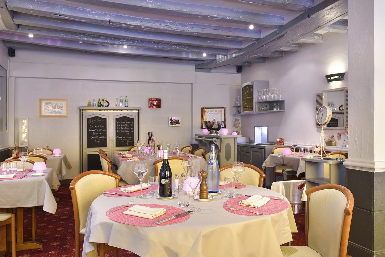 Logis Hotel Restaurant La Boule D'Or 시농 외부 사진